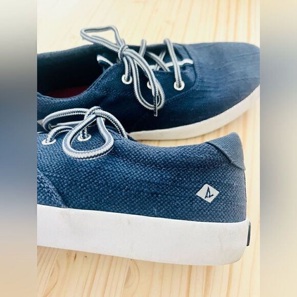 SPERRY Top-Slider kids shoes: Size 2.5 Great condition; only worn a few times! - Picture 6 of 6